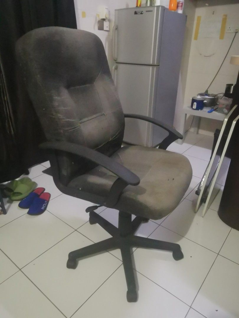 Second hand sale office chair olx