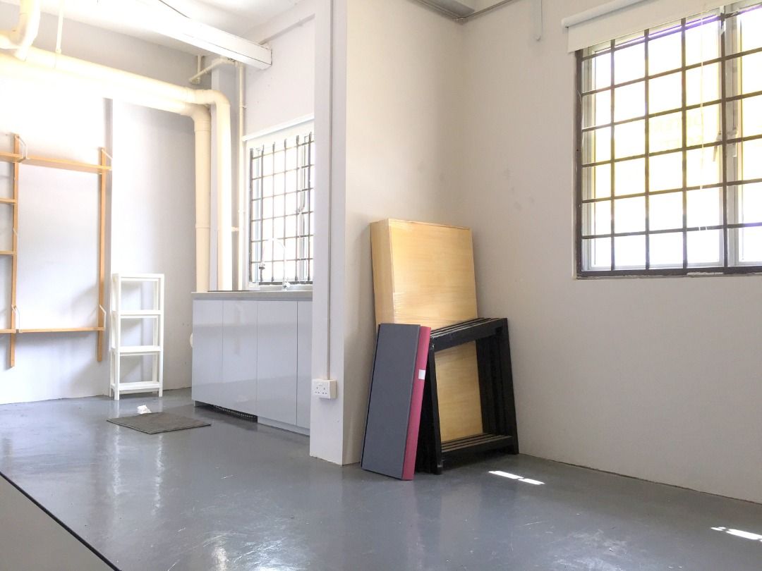 Living Quarters HDB Shop near Redhill MRT, Property, Rentals, Room