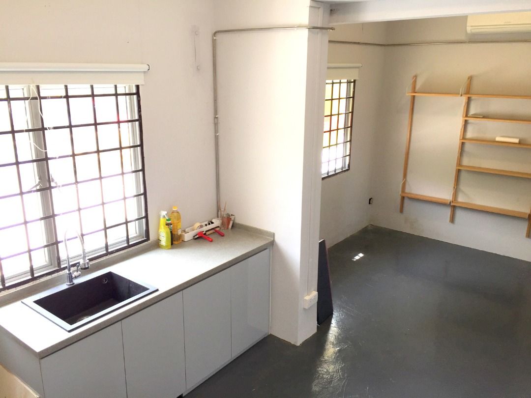 Living Quarters HDB Shop near Redhill MRT, Property, Rentals, Room