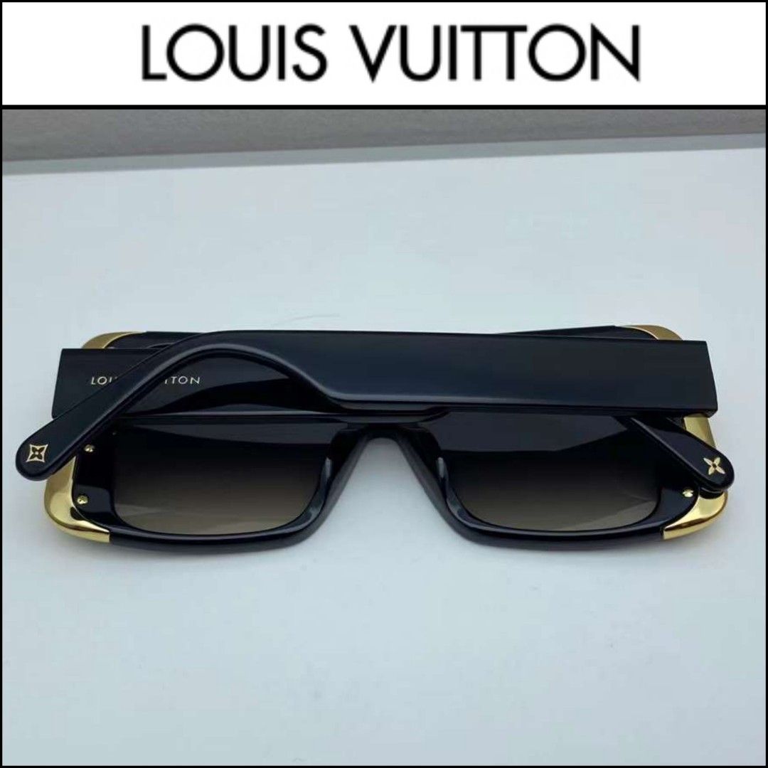 LOUIS VUITTON LV Moon Metal Square Sunglasses Gold Metal. Size U