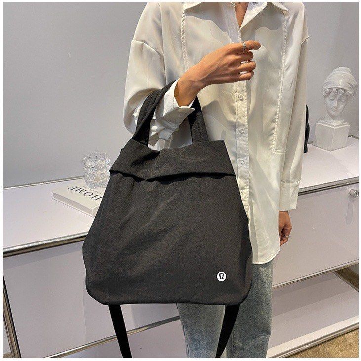Lululemon sling bag store