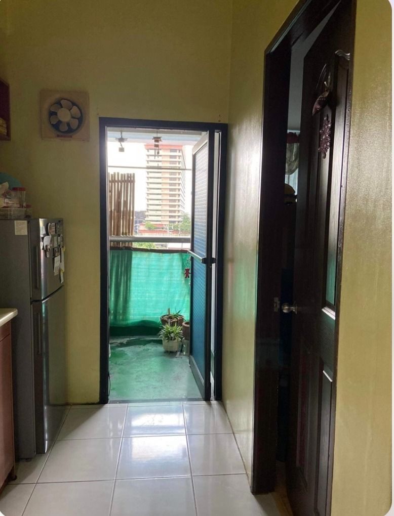 FOR SALE & DIRECT BUYERS ONLY: Malate Crown Plaza 40sqm 1-BR Condo Unit ...