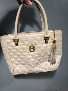 New arrival! Gently used metrocity bag $60 💕 ♻️ PREVIOUSLY