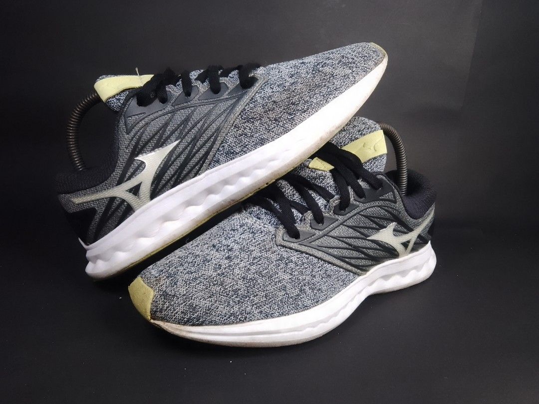 Mizuno volleyball shoes sizing store