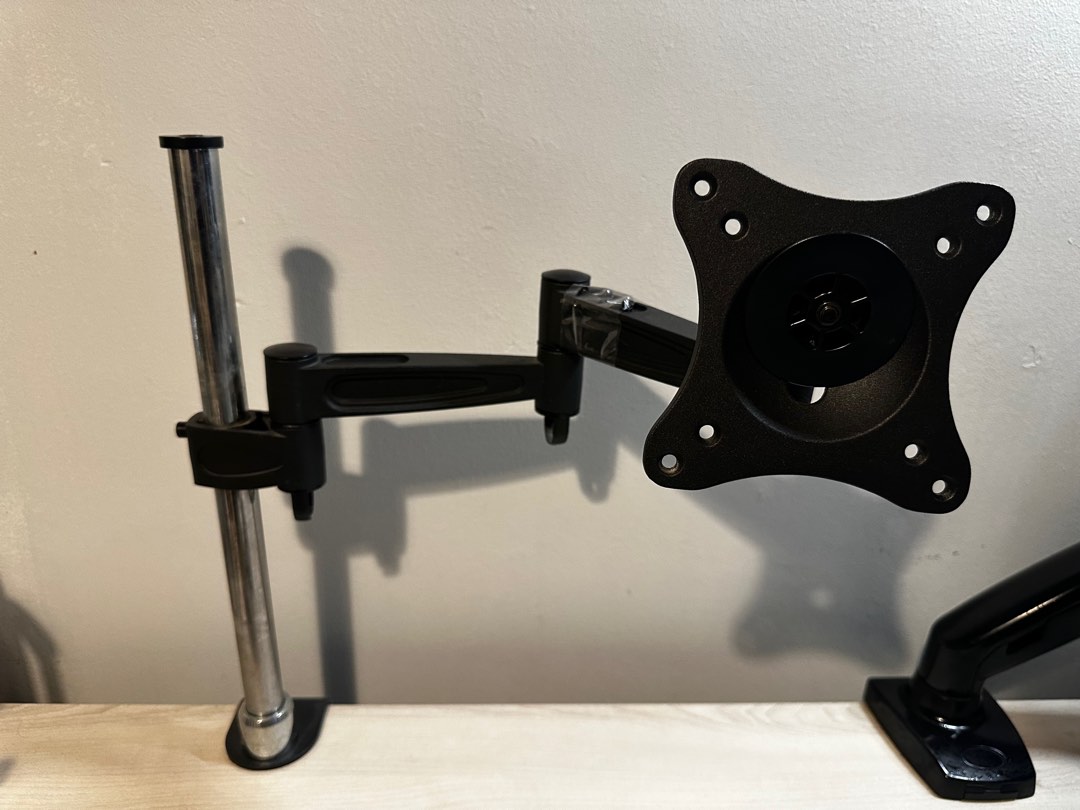 Monitor Arm, Computers & Tech, Parts & Accessories, Monitor Screens on Carousell