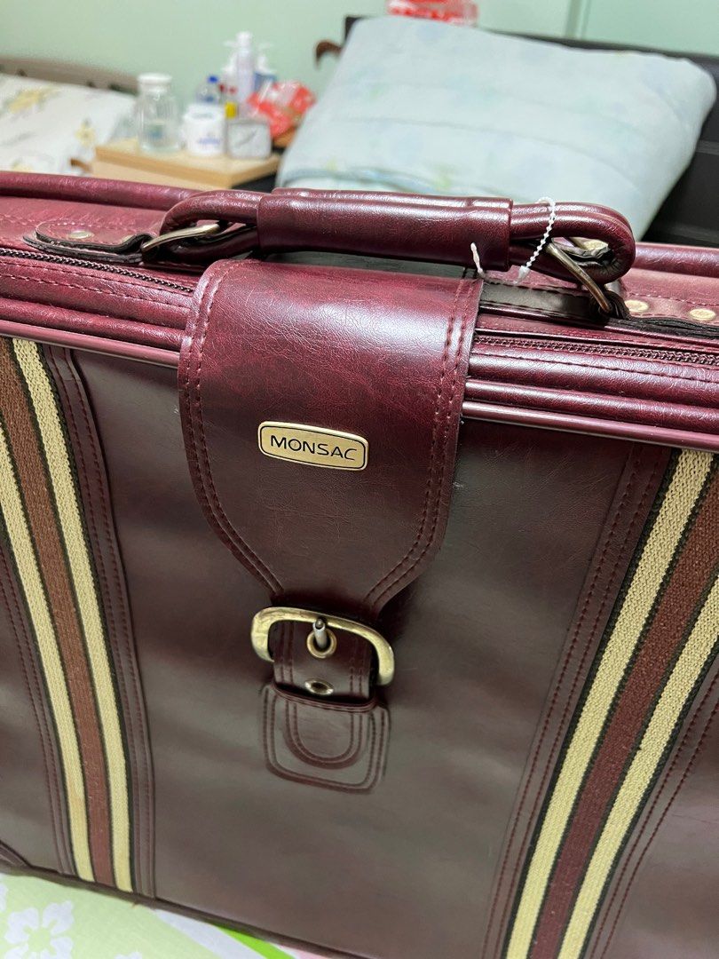 Monsac vintage burgundy lugguage, Hobbies & Toys, Travel, Luggage on
