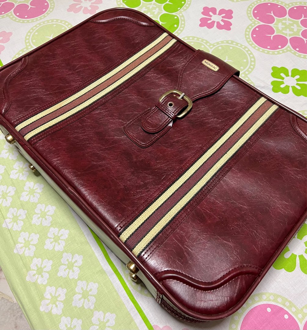 Monsac vintage burgundy lugguage, Hobbies & Toys, Travel, Luggage on