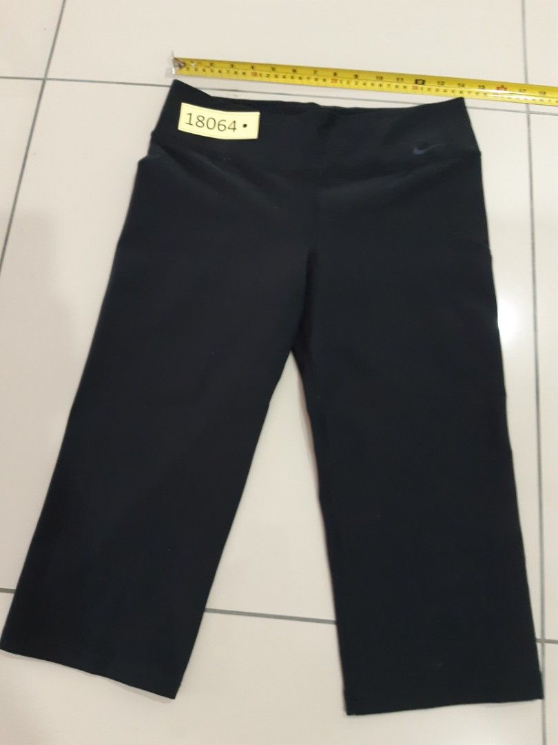 Nike 3/4 pant size XL no 18064, Women's Fashion, Bottoms, Other Bottoms on  Carousell