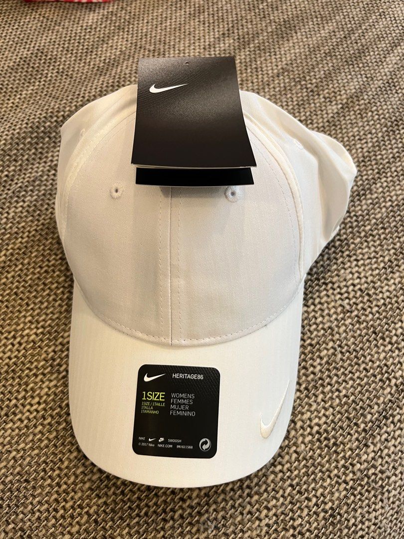 Nike Golf cap Women s Fashion Activewear on Carousell
