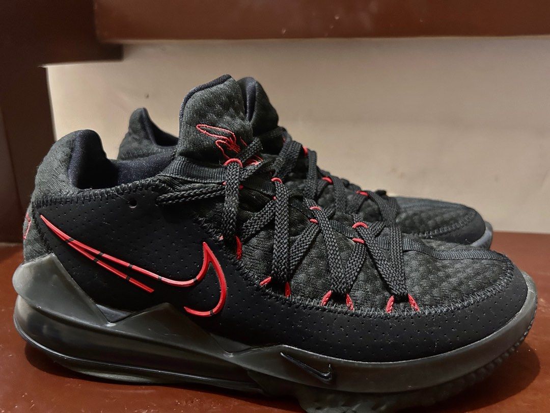 Lebron 17 on sale bred