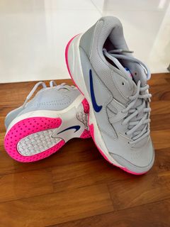 Cheap women's sales nike tennis shoes