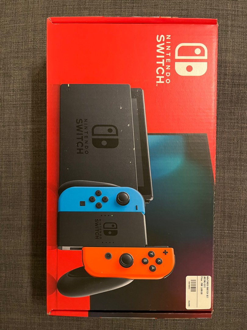 Nintendo Switch V2 with complete accesories and carry bag, Video Gaming