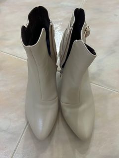 （分類：）位於 。 由 Taviachancc 提交（商品編號 1240538765，圖片 1）。簡介： 。