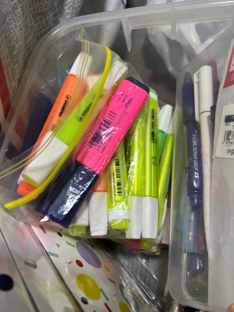 Pens, highlighters, sticky notes, markers, post its, flags, whiteboard