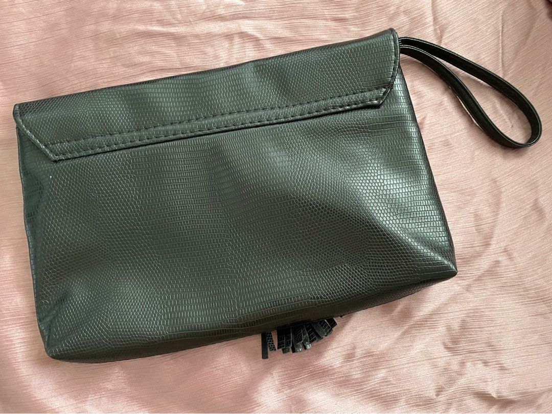 Primark clutch shop