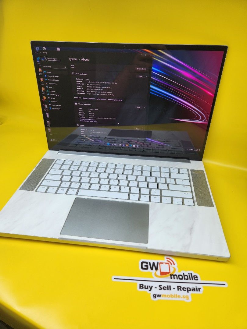2020 Razer Razer Blade Mercury White 2070 NeweggBusiness Razer Blade Gaming Laptop 15 Base Edition OLED 4K 60Hz  GeForce RTX 2070 Max-Q Mercury 16 GB NVIDIA® GeForce RTX™ 2070 With Max-Q  (8GB GDDR6