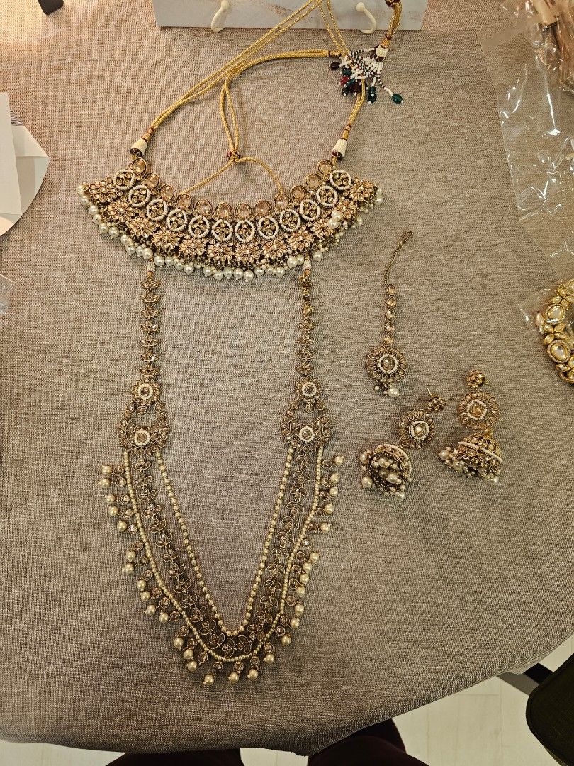 1# Pakistani Bridal Jewellery Sets