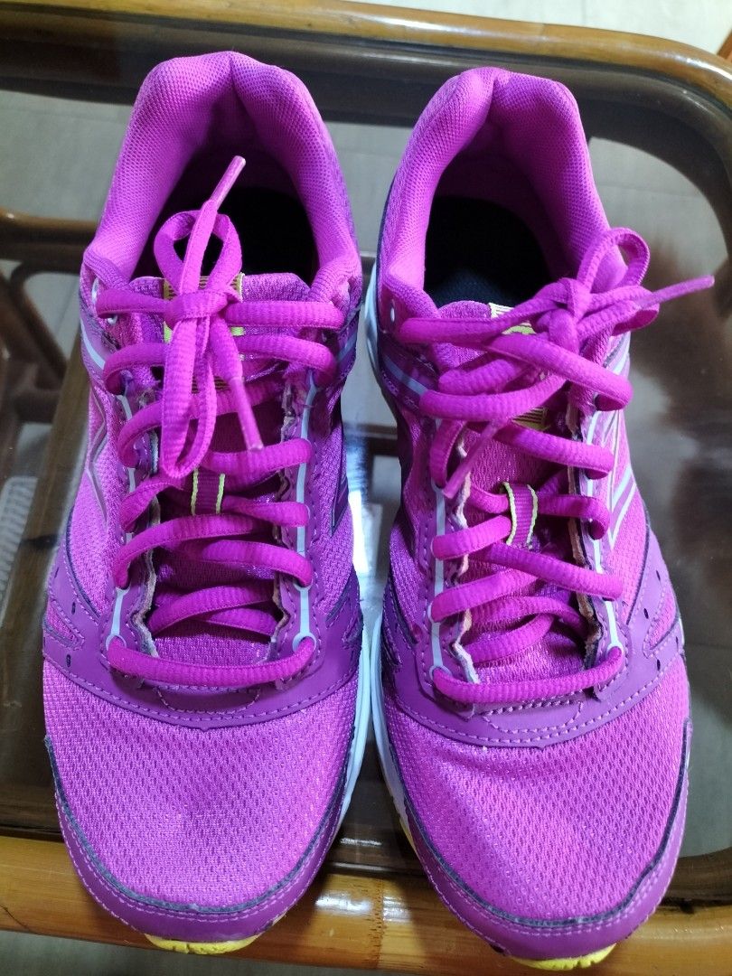 Running shoes Women s Fashion Footwear Sneakers on Carousell
