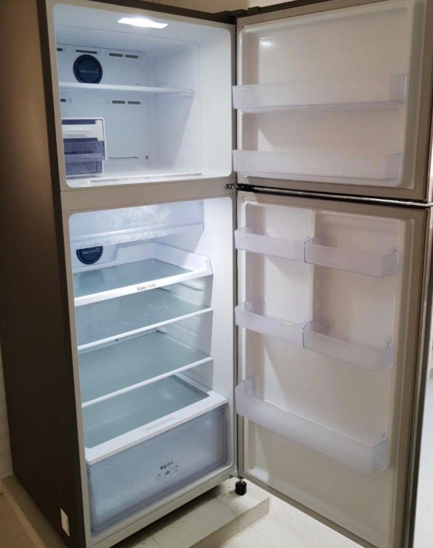Samsung Twin cooling fridge 440L, TV & Home Appliances, Kitchen