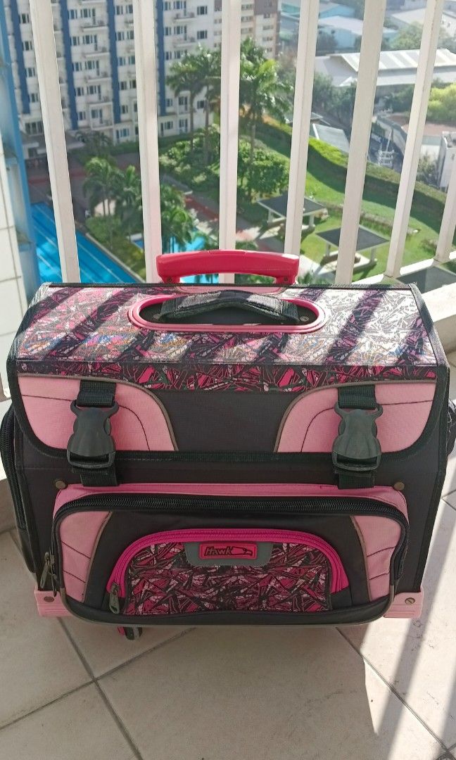 Hawk school bag top with wheels