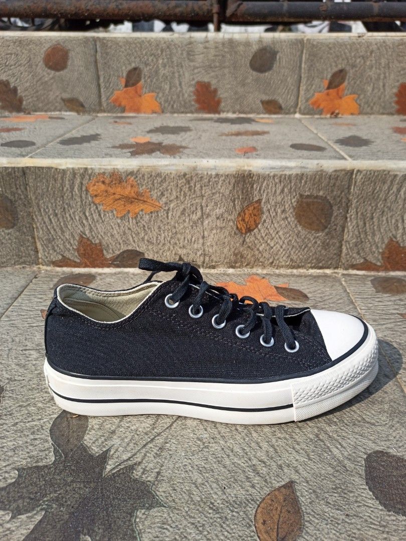 Sepatu Converse Wedges Wanita ORIGINAL no.39, Fesyen Wanita, Sepatu di  Carousell