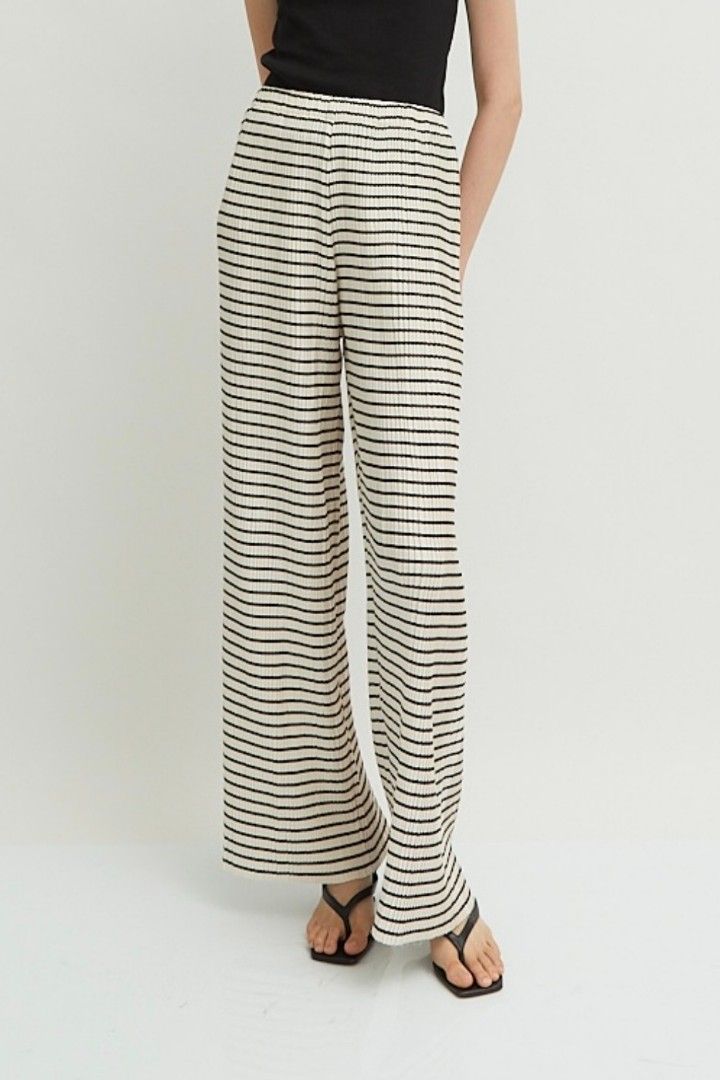 White outlet pleated trousers