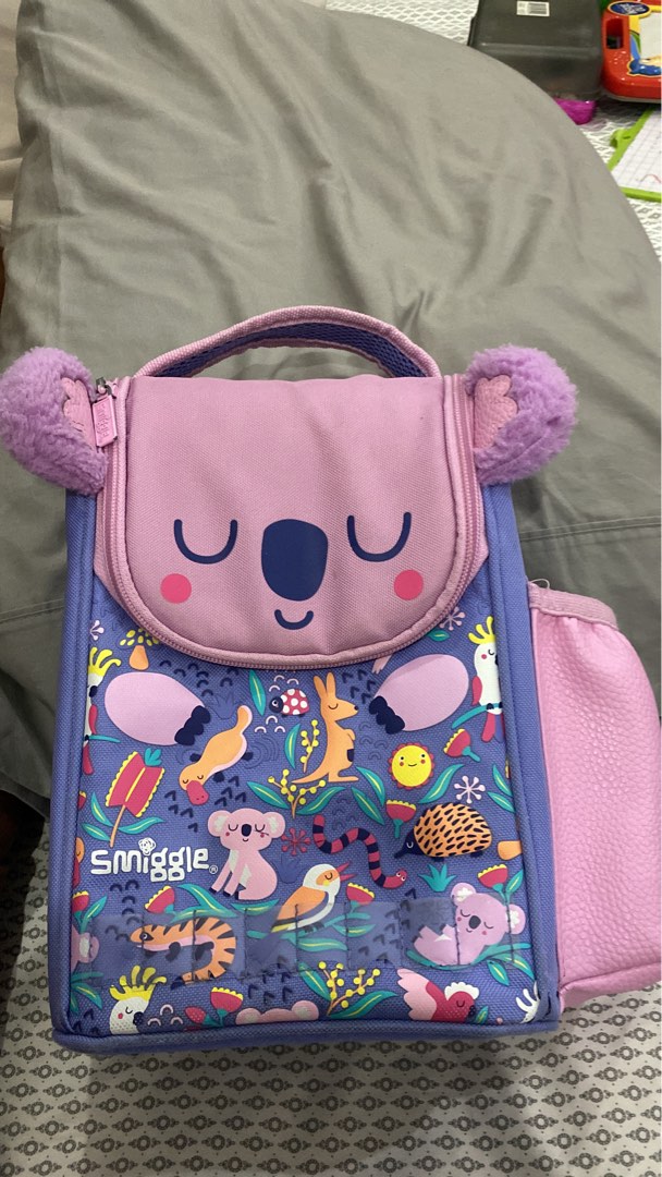 Smiggle lunchbag AUTHENTIC, Babies & Kids, Going Out, Carriers & Slings