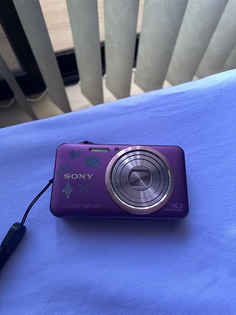 Sony Cybershot DSC WX70 Digital Camera, Photography, Cameras on Carousell