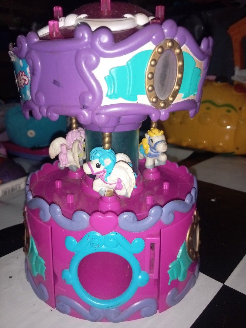 Squinkies carousel shop
