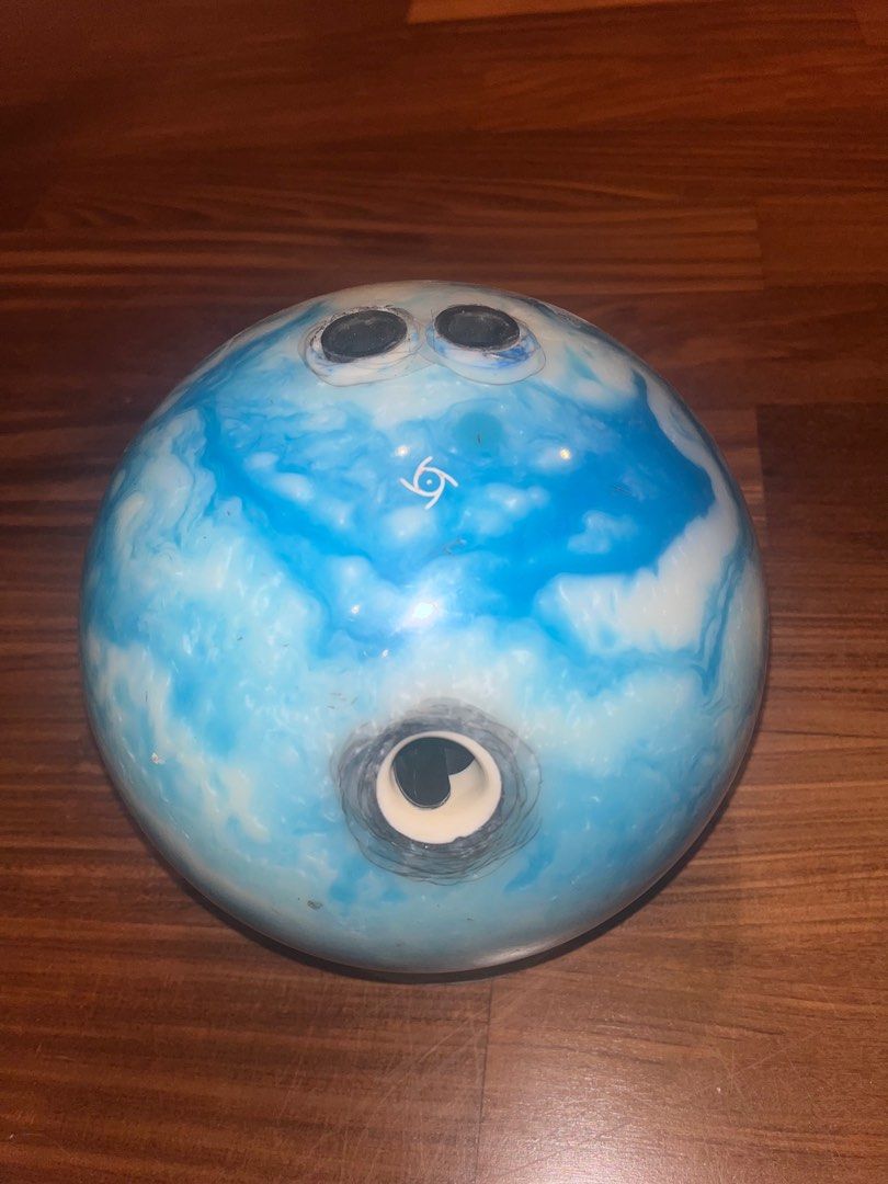 Storm ICE BlueWhite Bowling Ball 14 Pound, Sports Equipment, Sports