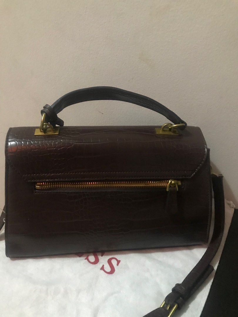 Tas guess warna original on Carousell