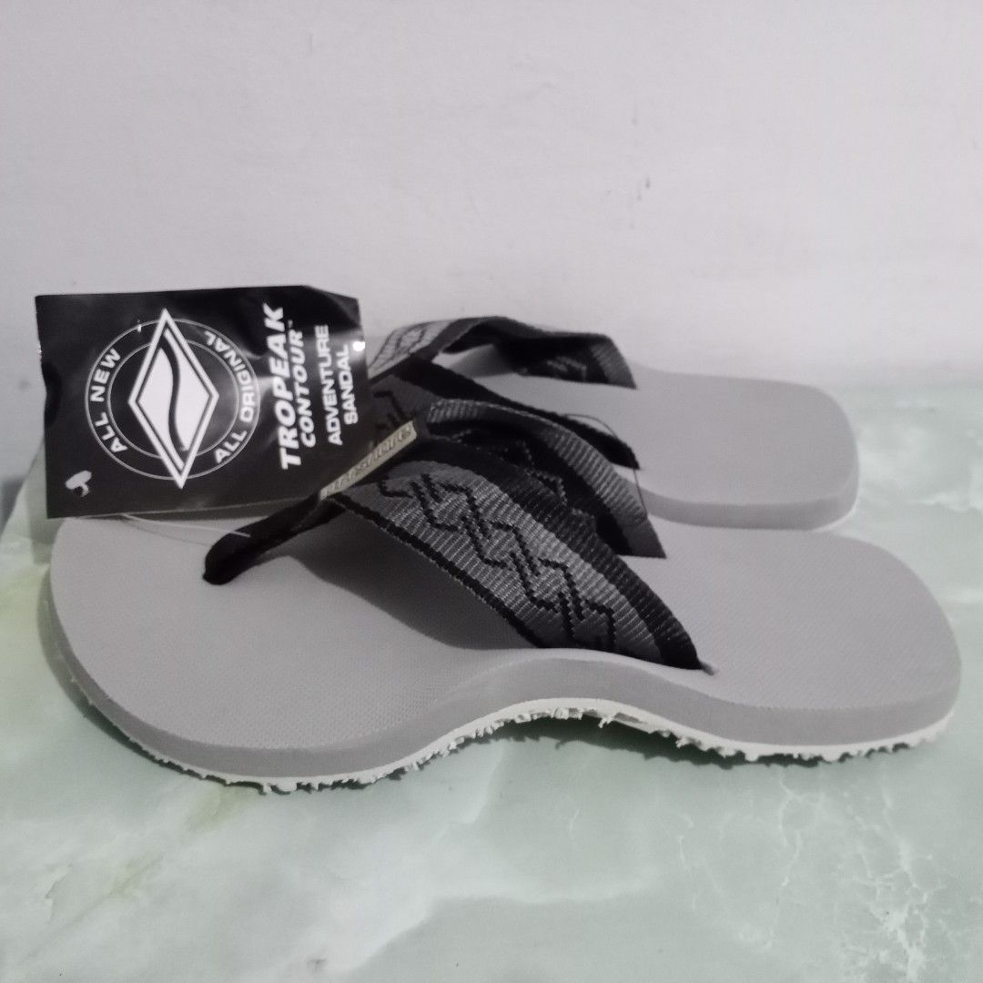 Tropeak slippers