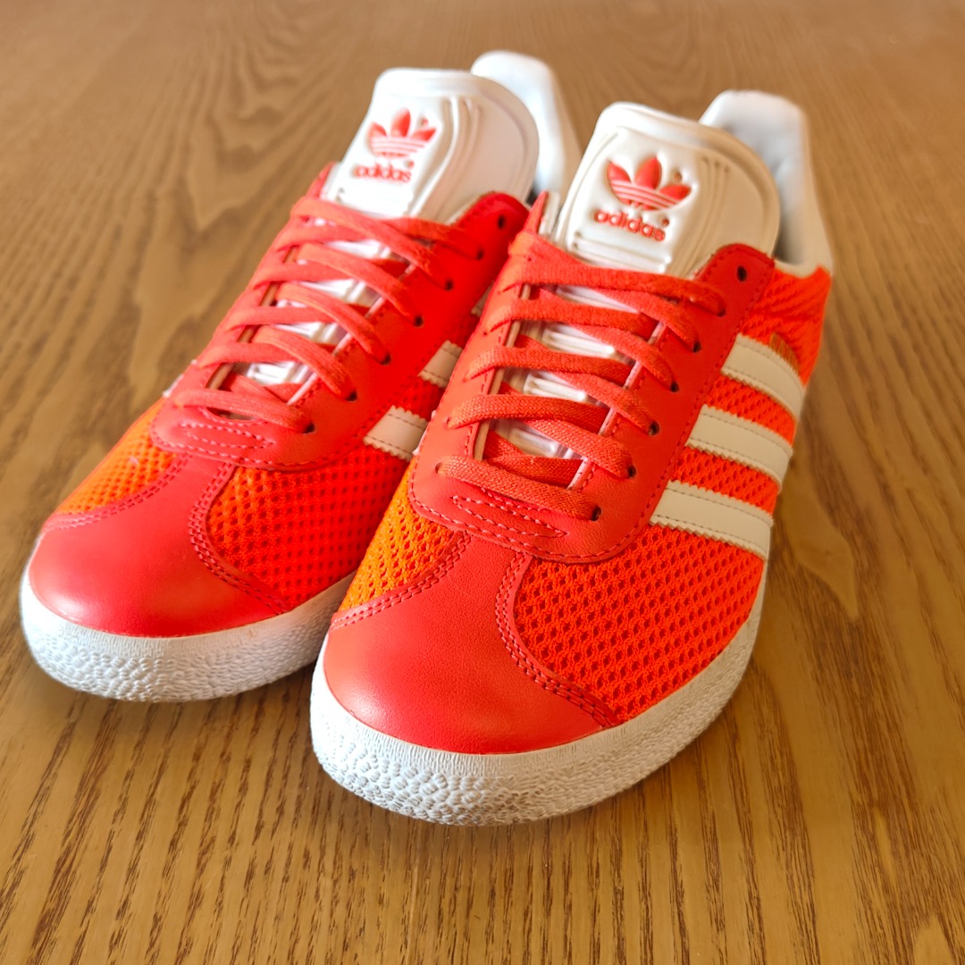 Unisex adidas originals gazelle trainers bb2760 (Size: US 4) [## Includes  free delivery / 免費送貨##], 名牌, 鞋及波鞋- Carousell