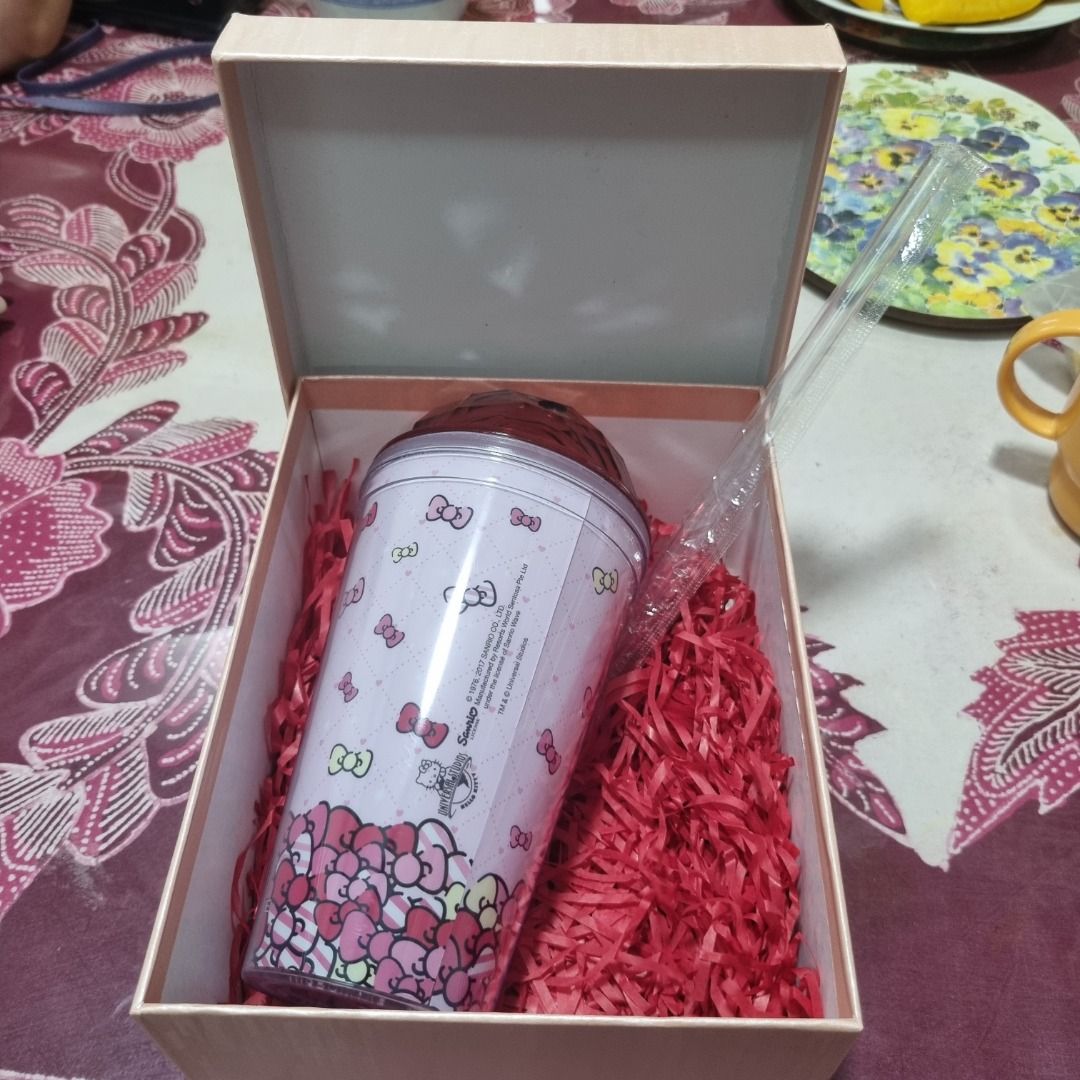Universal Studios Singapore Hello Kitty Tumbler Cup with Straw (Free