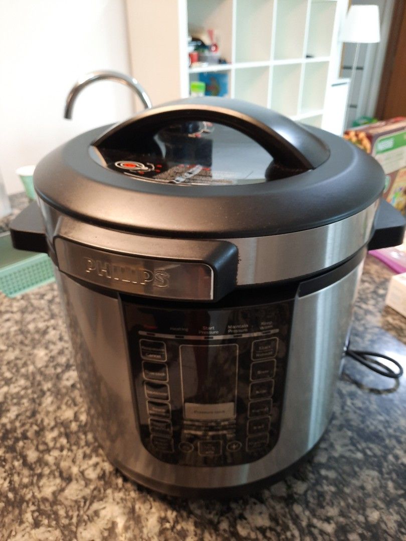 (Used) Philips Slow Cooker and Robot HD2238/62, TV & Home Appliances