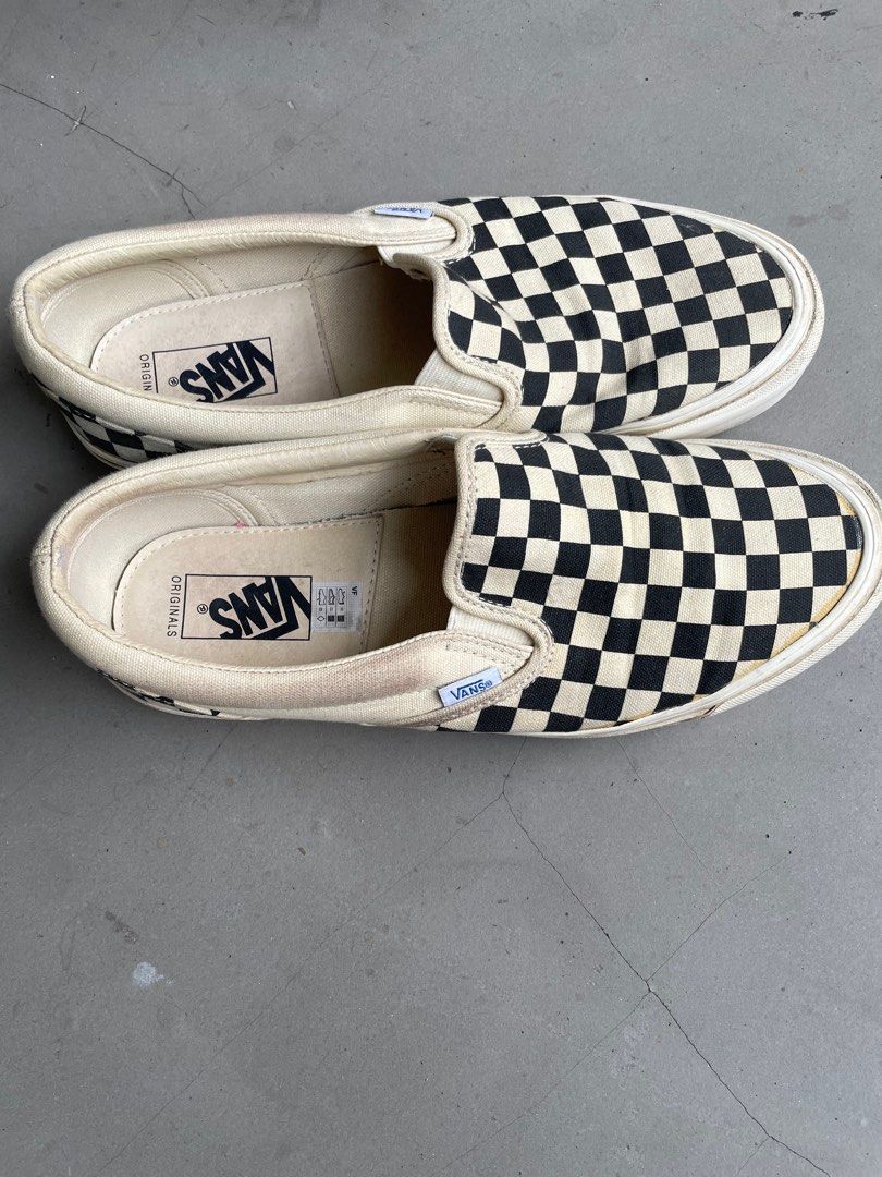 White on white hotsell checkered vans