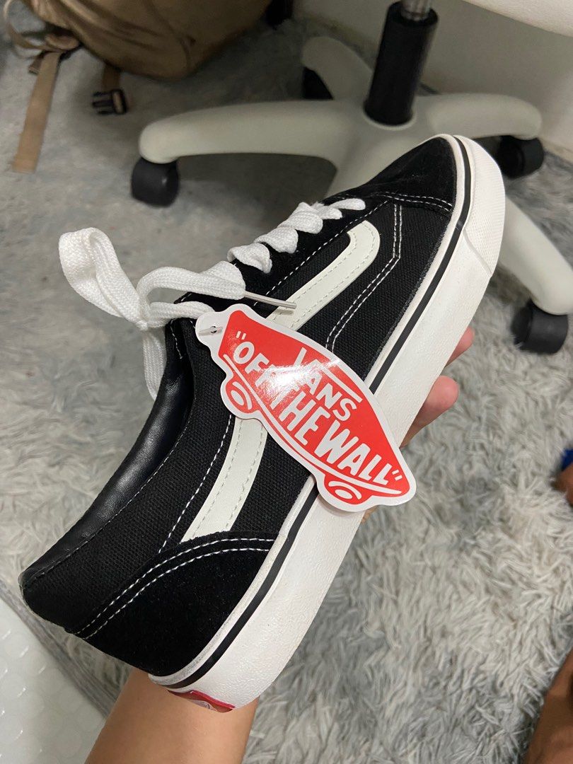 Girls size 7 top vans