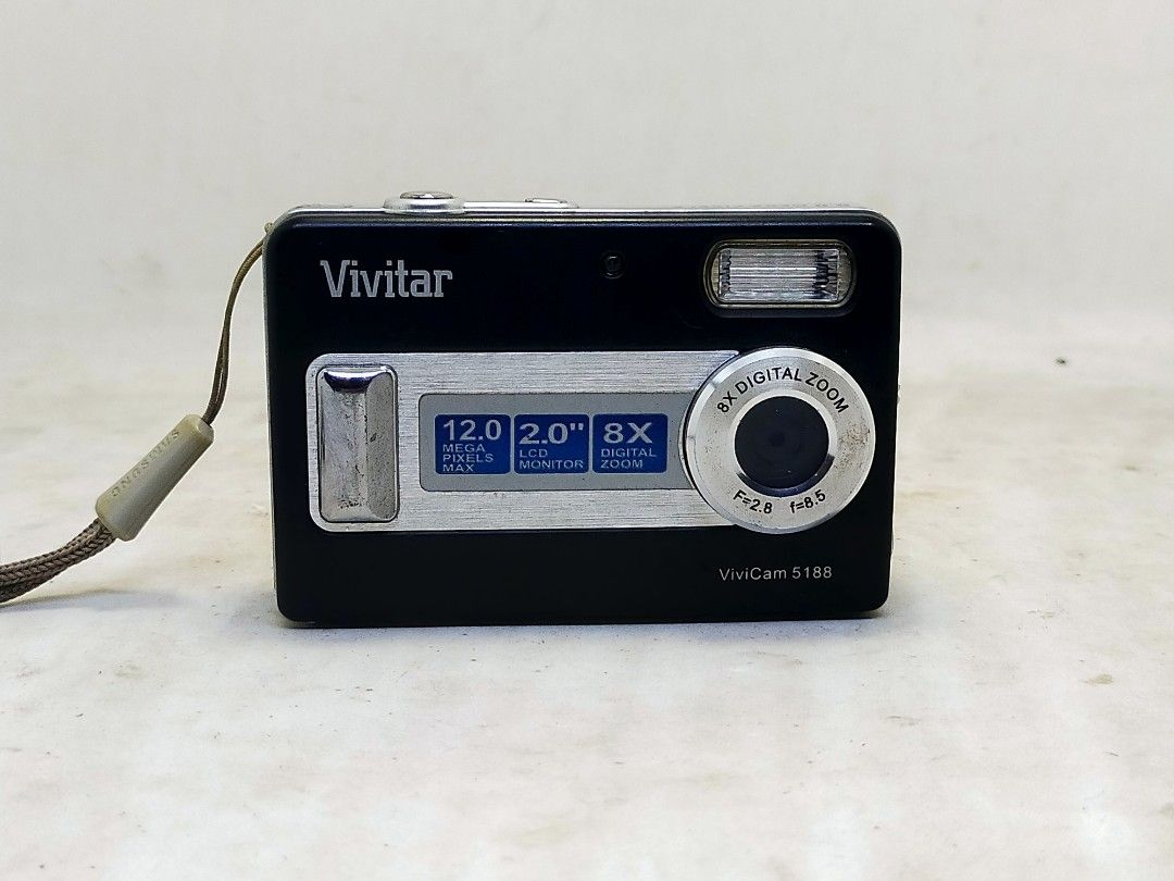 vivitar vivicam 5188 vintage vibe (Category: Cameras) located in Manila. Submitted by ultimogizmos (Listing ID 1240479280, Image 1). Description: execellent condition working flash no issues last price sample pics posted uses 2 triple a batt (not included) unit w strap.