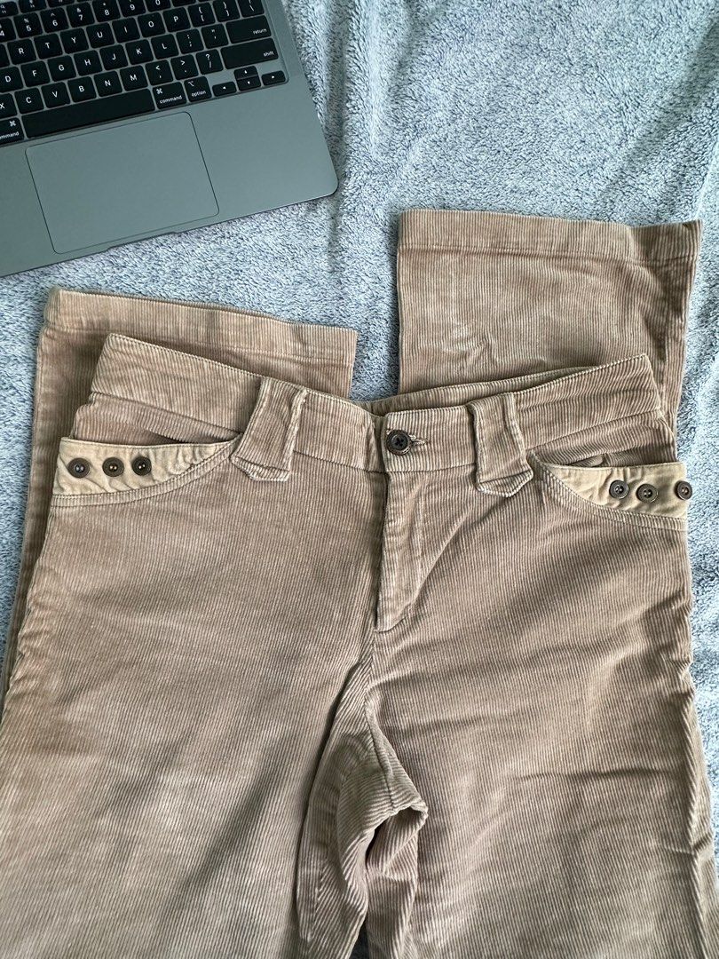 y2k corduroy low waist flared pants (Category: Jeans) located in Bulacan. Submitted by theinternetz (Listing ID 1240464128, Image 1). Description: wts lfb ph y2k corduroy low waist flared pants 〰️ condition: 8/10 〰️ size is 38 (medium) but can fit until semi large body frame! 〰️ all zippers working, buttons are still in tact and well sewn! 〰️ pre-loved!.