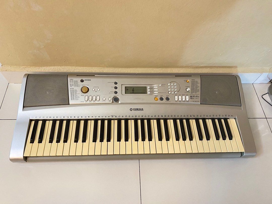 Yamaha top keyboard grey