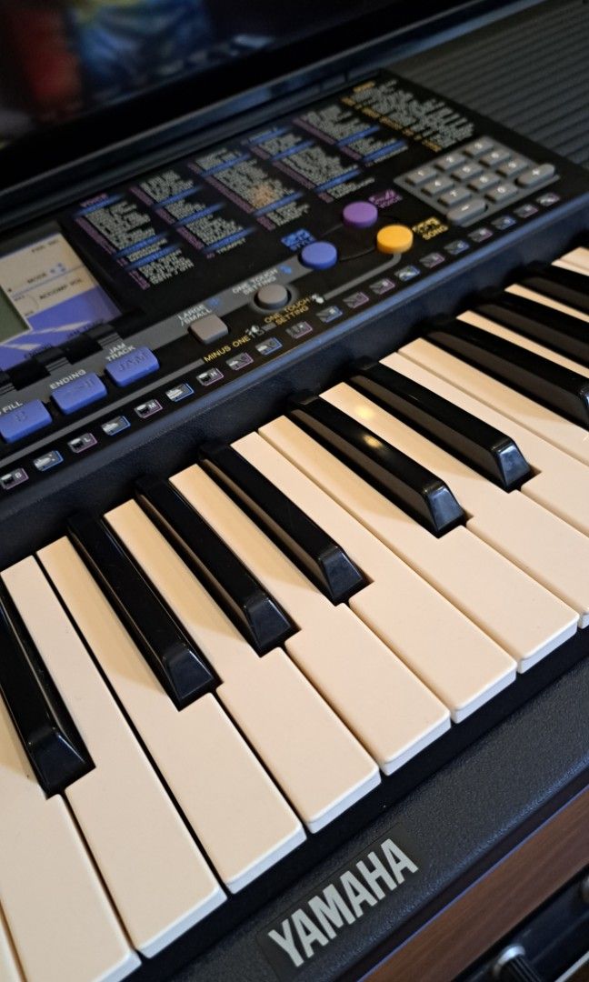 Yamaha PSR 190 Keyboards, Hobbies & Toys, Music & Media, Musical