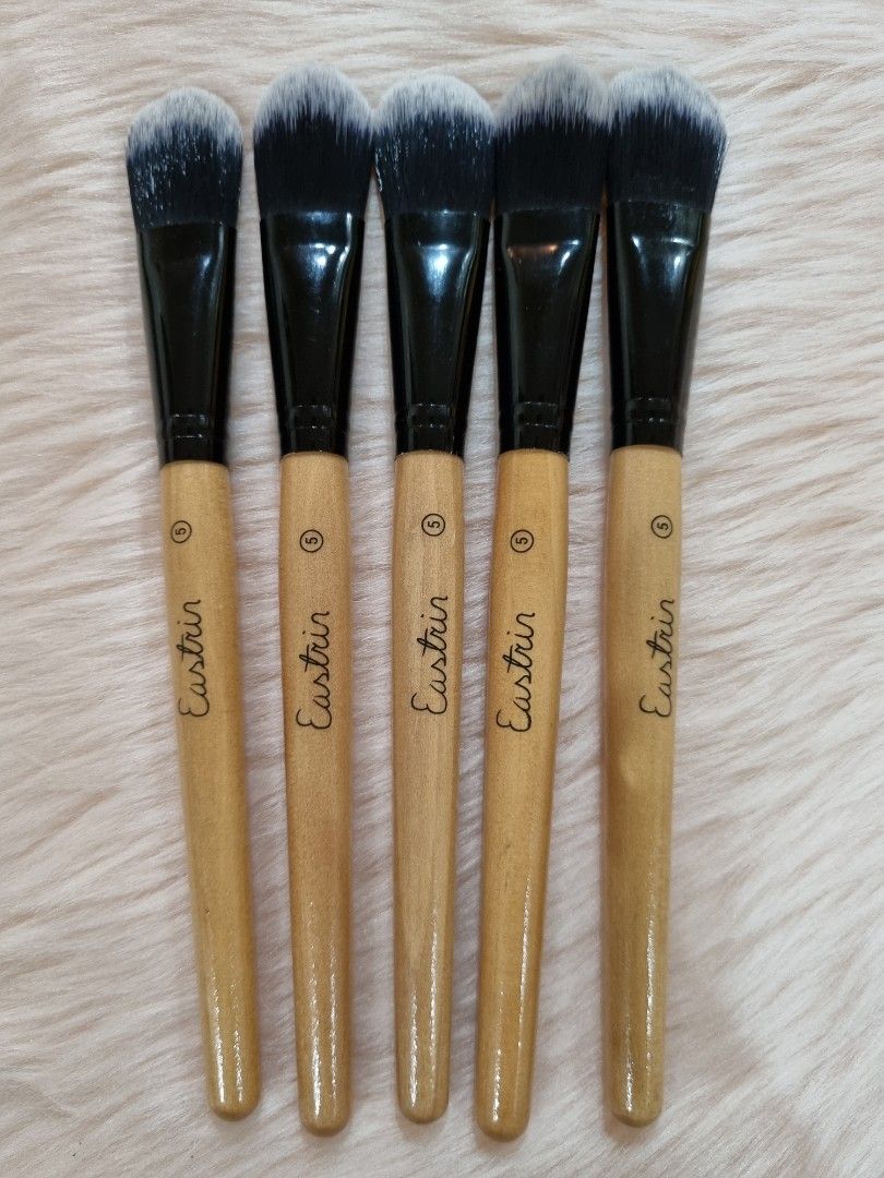 15 pcs. Flat Foundation brush take all (Category: Makeup) located in Quezon City. Submitted by applereinna-50241 (Listing ID 1242248280, Image 3). Description: 15 pcs flat foundation Brush take all fos Sale. With soft and smooth bristles Hurry while our stock last DM me for inquiries We have sameday delivery via Lalamove and Grab.