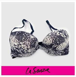 Annbra Lace Push Up Bra with Strap Detail - Size 34D, Women's Fashion, New  Undergarments & Loungewear on Carousell