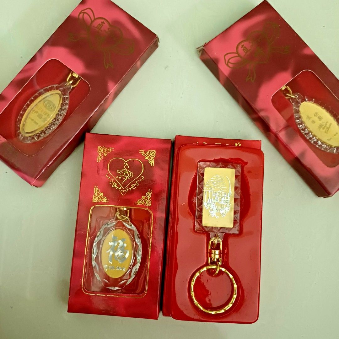 Real new arrivals gold keychain
