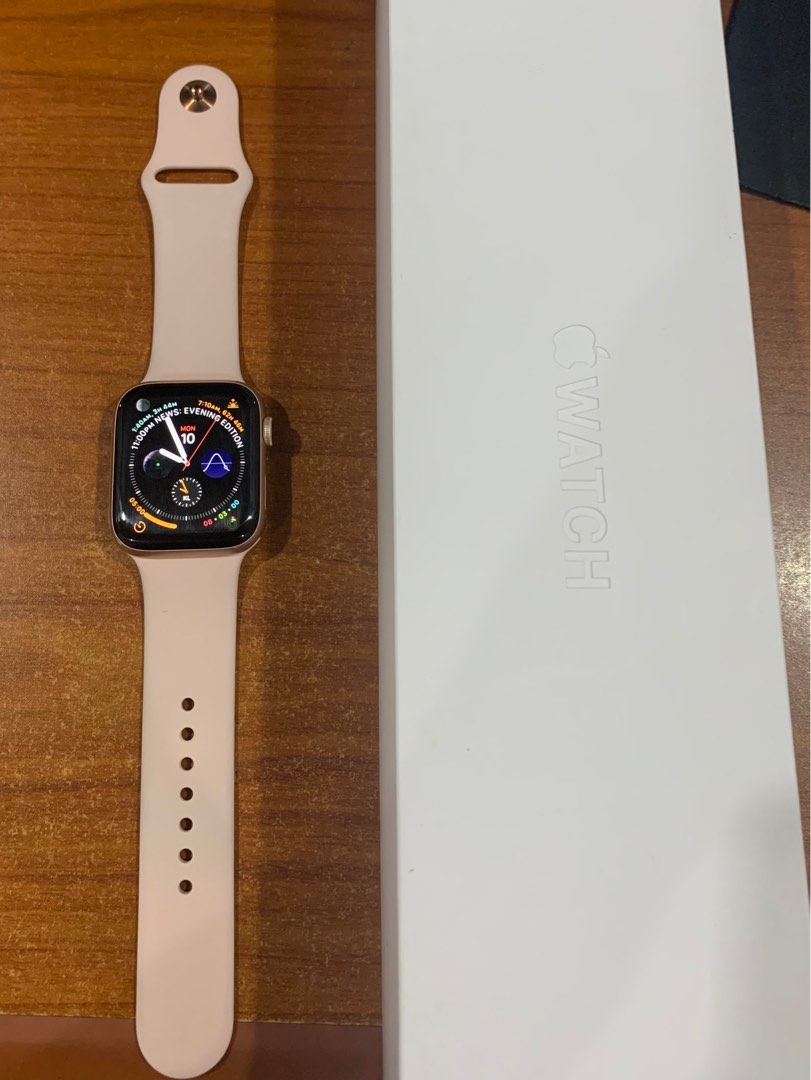 9.5 10 Apple Watch Series 4 44mm Gold Pink Sand Sports Band