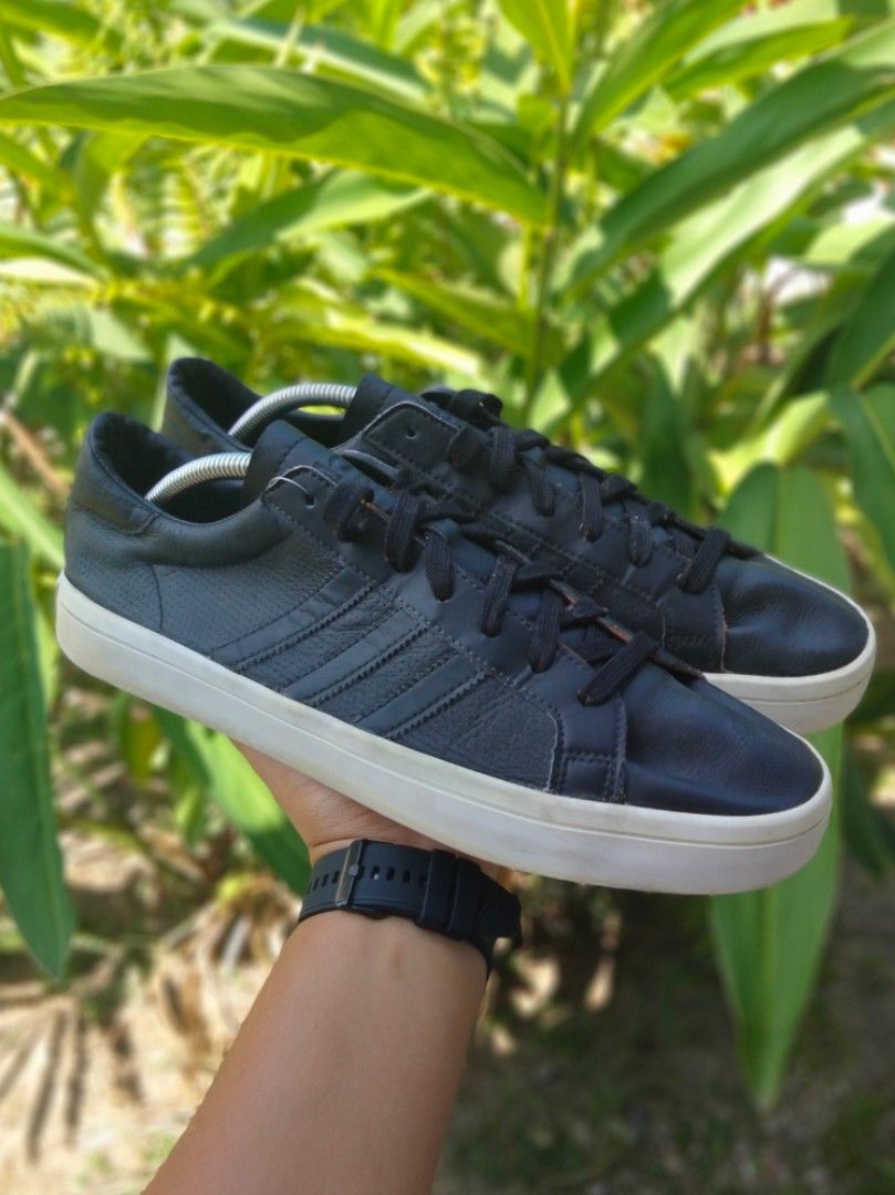 Adidas court hot sale vantage leather