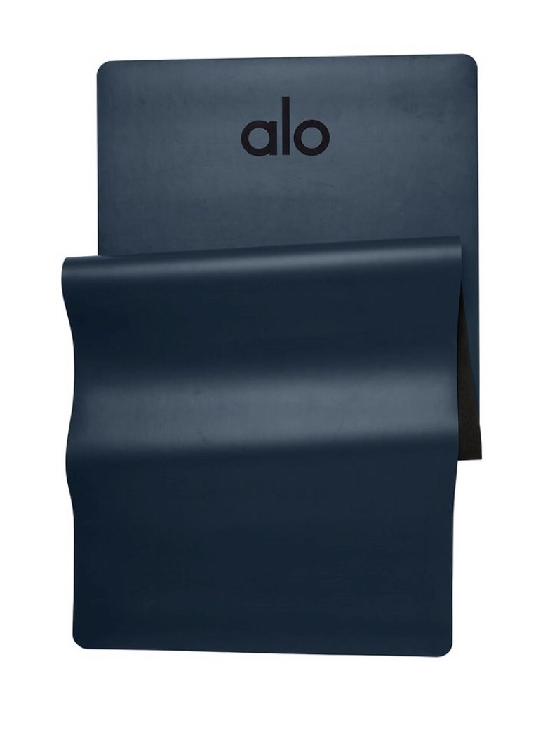 Alo yoga warrior mat, Sports Equipment, Exercise & Fitness, Exercise