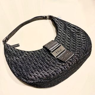 (Category: ) located in . Submitted by classick_thrift (Listing ID 1242275247, Image 1). Description: .