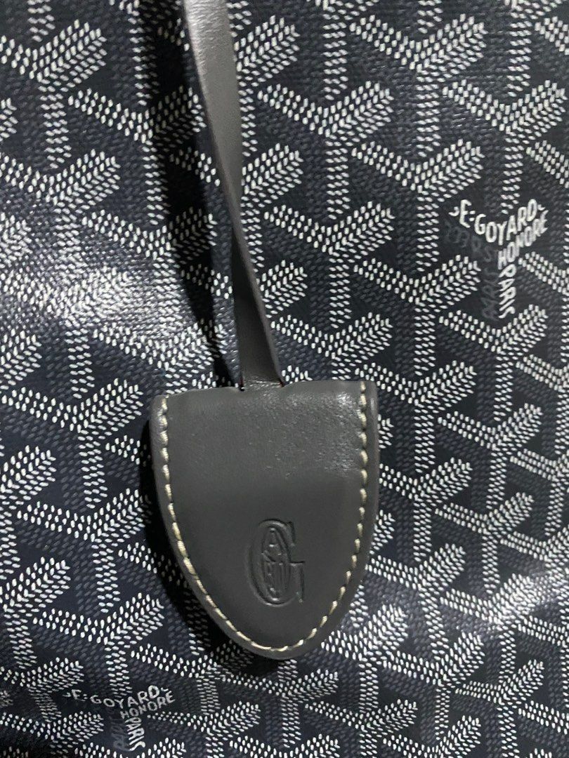 Bellechasse Gray Goyard (Category: Shoulder Bags) located in Rizal. Submitted by declutteryourlife08 (Listing ID 1242332538, Image 3). Description: .