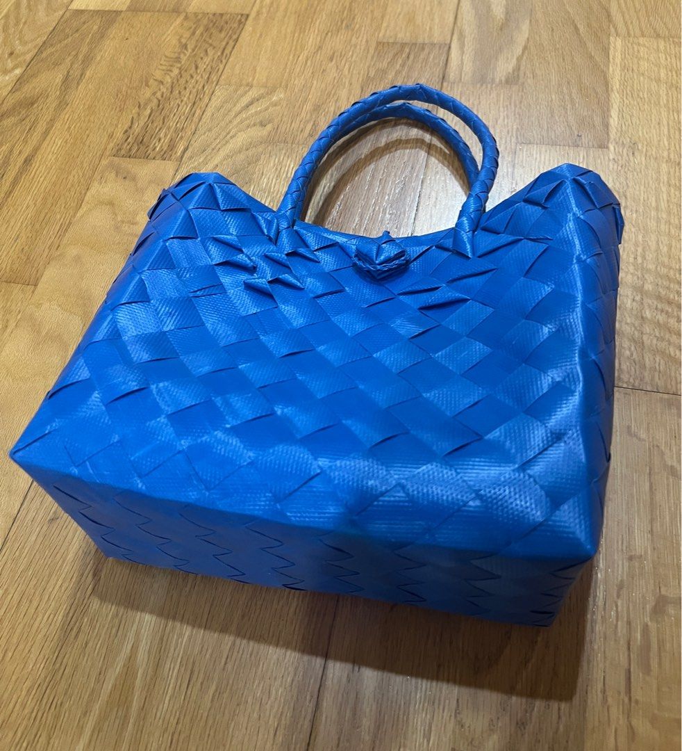 Blue bayong style tote (Category: Tote Bags) located in Muntinlupa City. Submitted by copcor (Listing ID 1242211366, Image 2). Description: Brand new 9 x 10 x 5 inches Multi purpose. For beach, food etc .